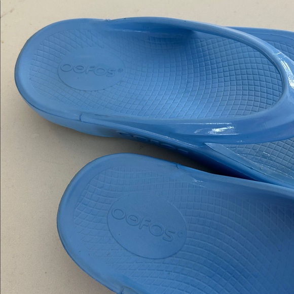 OOFOS Women's Blue Sandals sz 9/9.5 - Picture 2 of 3